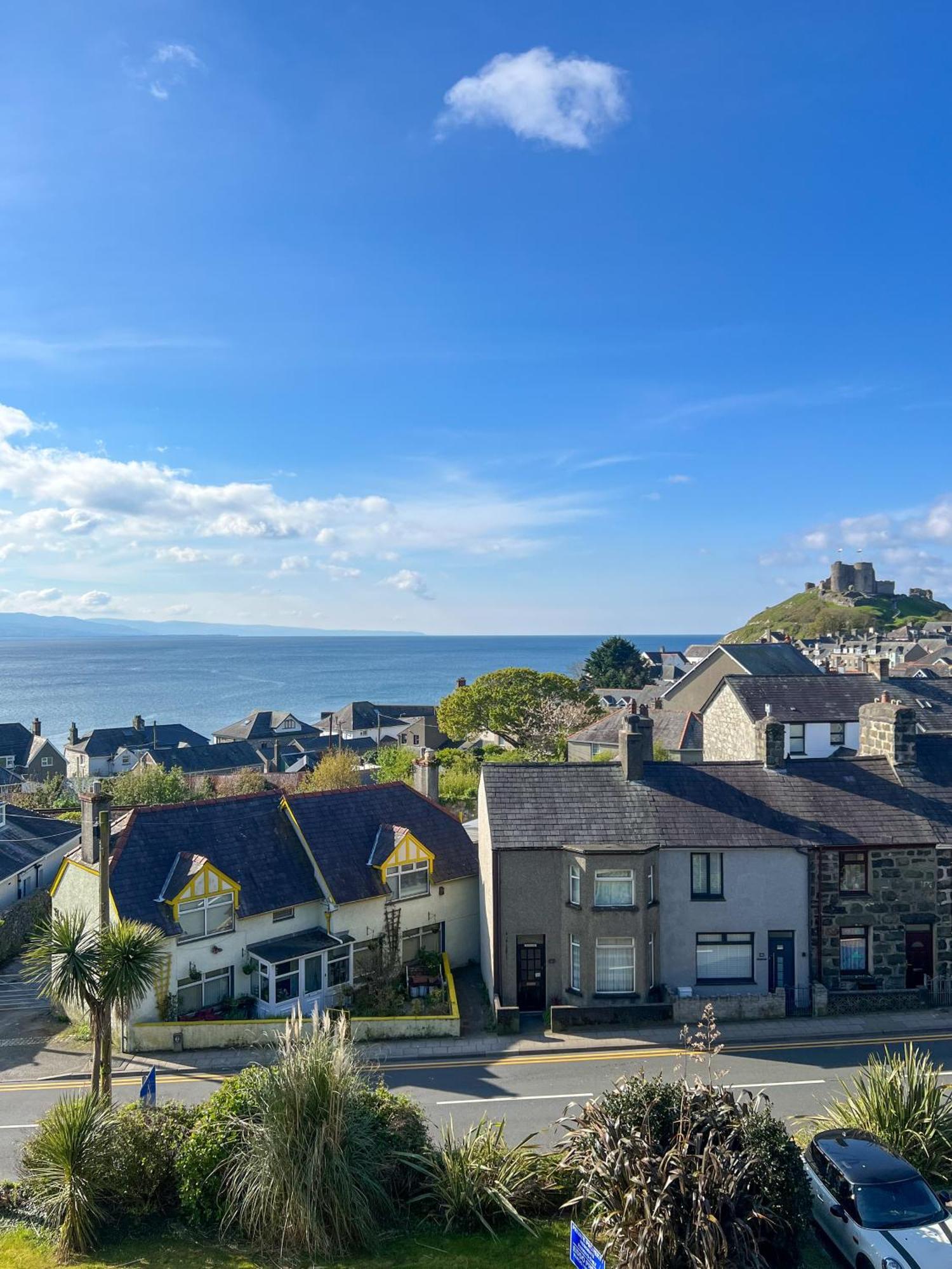 Ferienwohnung Church Duplex With Breathtaking Sea & Mountain Views Criccieth Exterior foto